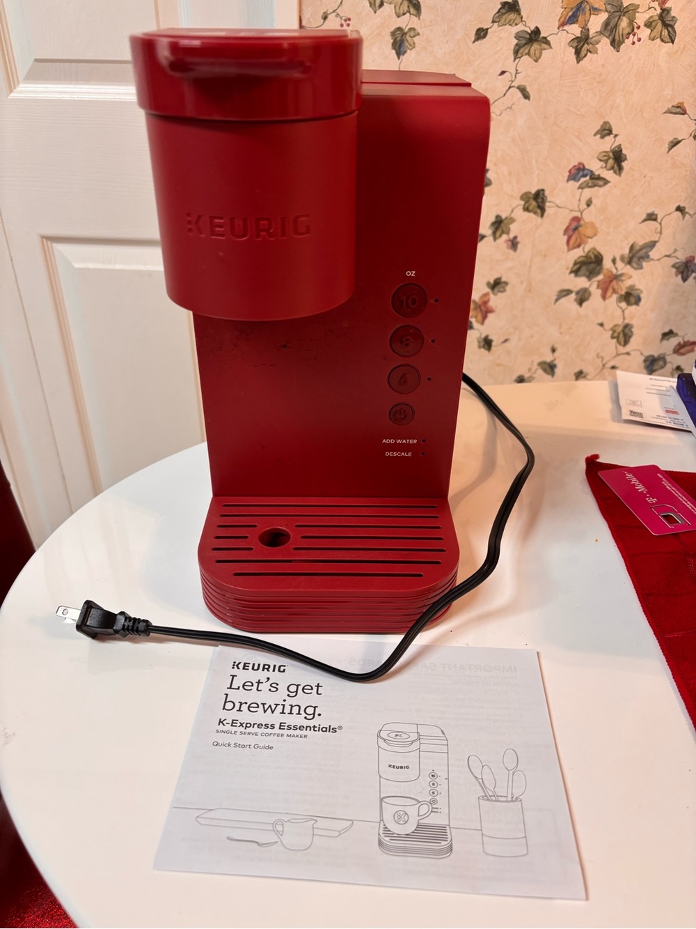 Keurig Single Serve K-Cup Coffee Maker in Red